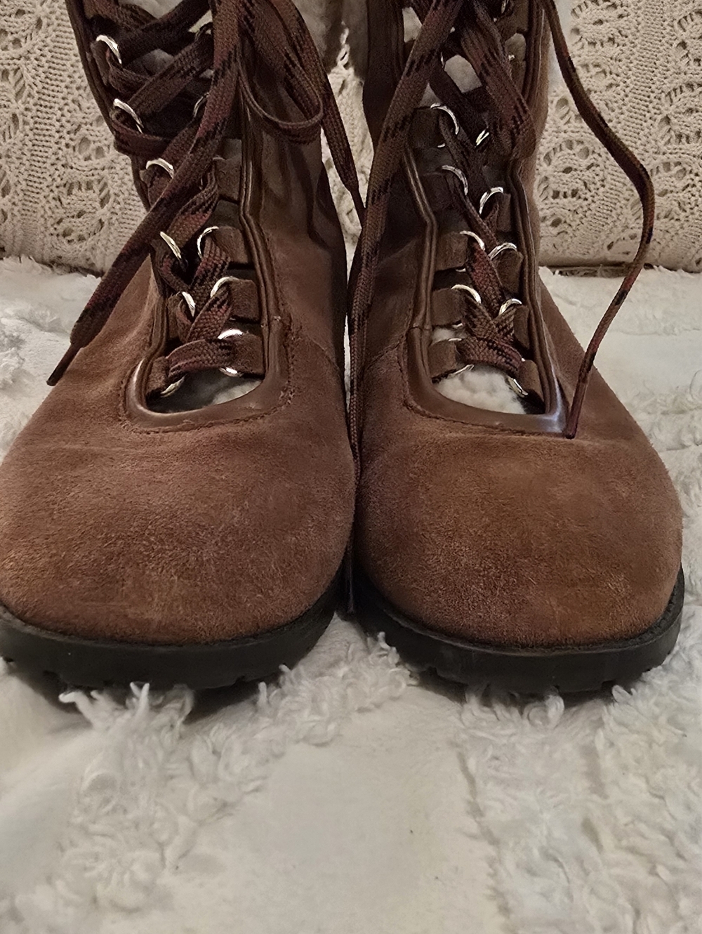 Crown & Ivy Women’s June Tan Suede Lace-Up Shearling Ankle Boots, Size 7.5 - Picture 6 of 10